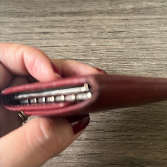 Authentic Louis Vuitton Bordeaux Epi Leather Key Holder - Picture 7 of 10